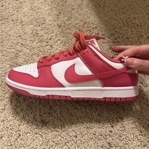 Nike Dunk Low Sneakers